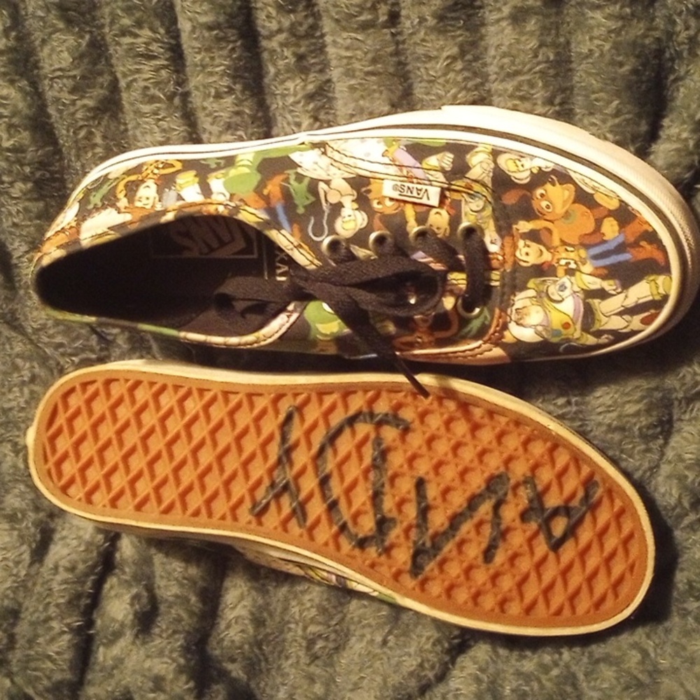 Vans - Picture 3 of 4